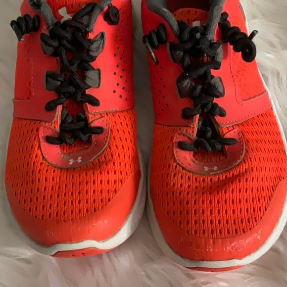 Under Armour Red and Black Sneakers with Mesh Design - Picture 2 of 9